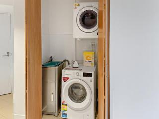 Luxury Stay in Brisbane Skytower by Stylish Stays - 4