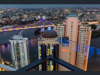 LvL29 Rooftop Pool Carpark Netflix by Stylish Stays - 9