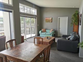 Apartment style Beach House. Birdlings Flat - 2