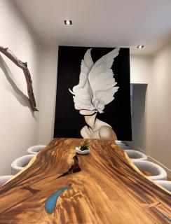 4 BEDS Private Patio Central Modern Stay - 8