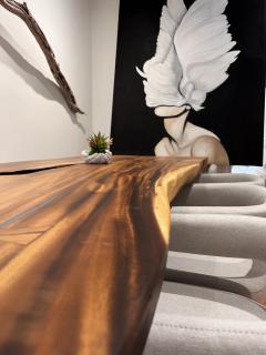 4 BEDS Private Patio Central Modern Stay - 2