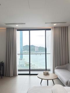 Beachfront Scenia Bay apartment Nha Trang - 1