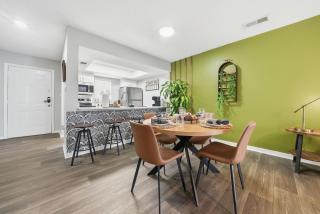 Modern 2br2ba W King Bed, Pool Gym #10 - 5