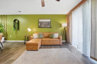 Modern 2br2ba W King Bed, Pool Gym #10 - 3