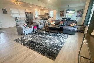 Paradise Found with Pool and Hot Tub - 9