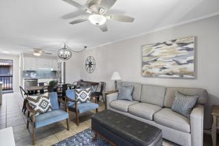 Beachfront resort sleeps 6, Pools, Pickleball, Bunks, Lakeview - 5