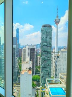 Sky Suite KLCC by homesty KL - 9