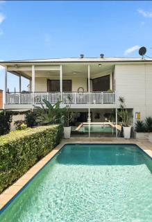 Clayfield Family Home - Close to City and Airport - 0
