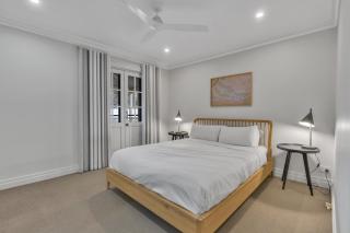 Family Retreat with Balcony and Courtyard - 8