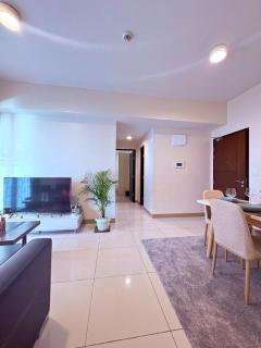 2BR at Bayshore 2 Near Okada & Airport - 9