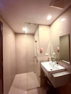 2BR at Bayshore 2 Near Okada & Airport - 6