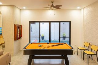 Ephram House - A-Frame Cabin Staycation with Pool, Games & BBQ For Up To 20 Guests - 9