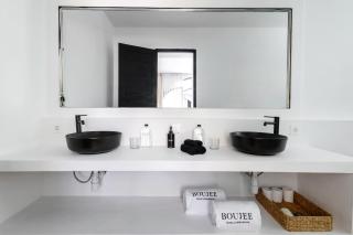 Boujee Boutique Hotel - 5