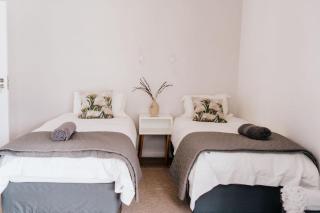 Robertson Halfway House - 9