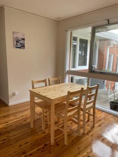 Bus Mac Uni Mac Centre Bright and Sunny - 3