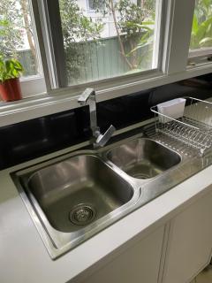 Bus Mac Uni Mac Centre Bright and Sunny - 1