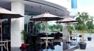 Wing Hotel Kualanamu Airport - 9