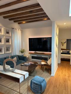 A Dedicated Space To Unwind - 9