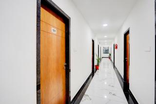 Super Townhouse Oak Public Garden Hanamkonda Formerly Vishnu Grand - 6