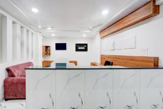 Super Townhouse Oak Public Garden Hanamkonda Formerly Vishnu Grand - 7