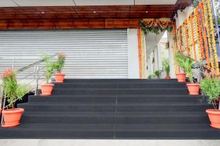 Super Townhouse Oak Public Garden Hanamkonda Formerly Vishnu Grand - 4