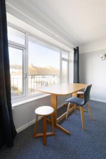 Spacious 2-Bedroom Flat Near Rottingdean Beach & Windmill - 5