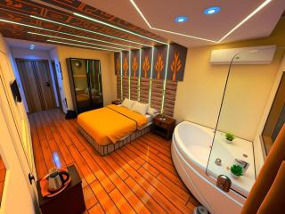 PYRAMiDS GOLDEN TEMPLE HOTEL - 1