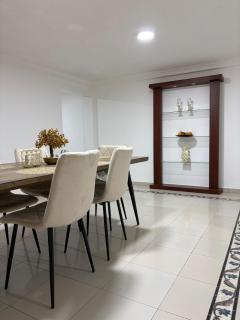 Casa moderna familiar para estadías confortables - 9