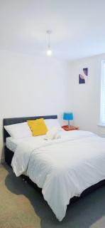 Lovely accomodation with free parking & WiFi - 9