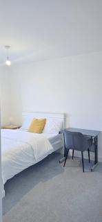 Lovely accomodation with free parking & WiFi - 3