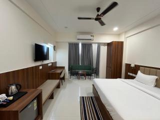 Krishna Anandam Palace-Near Prem Mandir - 8