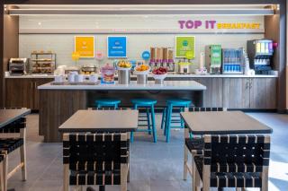 Tru By Hilton Commerce - 4