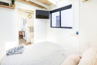 Tiny Home in the heart of Broadbeach - River Skyline Views - 5