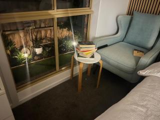 Private Entry Guest Suite- 6 minutes to Airport - 6