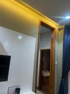 Lavish 2 Bedroom - 6