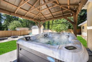 Single-Level 2BR Retreat w Hot Tub & Office - 9