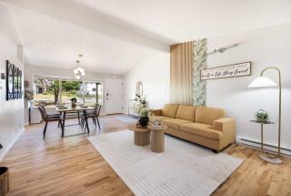 Single-Level 2BR Retreat w Hot Tub & Office - 4