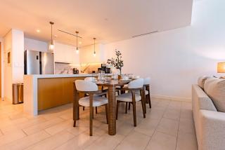 Beachfront Stay with Full Sea Views, Walking Distance to The Walk, JBR Beach, and Dubai Marina - La Vie, Jumeirah Beach Residence by Deluxe Holiday Homes - 4