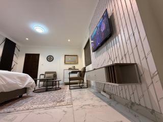 The Benjamin Guest House - 9