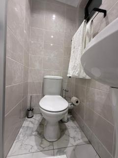 The Benjamin Guest House - 8