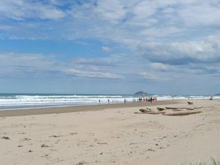 Surf & Turf Romantic Coastal Retreat Near Ocean Beach - 4