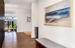 Modern Home w City View High ceiling Near UW & DT - 3