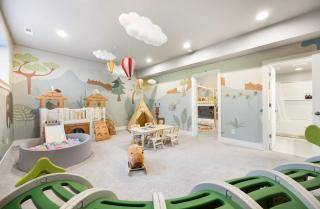 Kirkland Modern 4BR Family Oasis Kids Paradise - 0