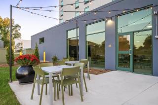 Spark By Hilton Madison Central - 3