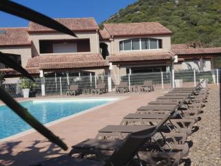 Appartement 4 pièces dans une petite résidence calme, climatisation et piscine - 9