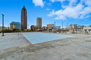 Upscale Midtown Getaway - Pool - Gym - Parking - 6