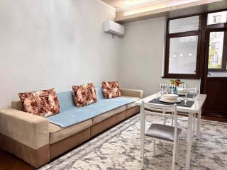 Cozy apartment on Umetalieva 84 - 2