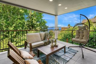 Luxury 6 BR Mansion w Water Views & Walk to Beach - 5