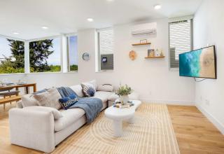 Ocean-Inspired 3B Modern Retreat w Kids Room - 2