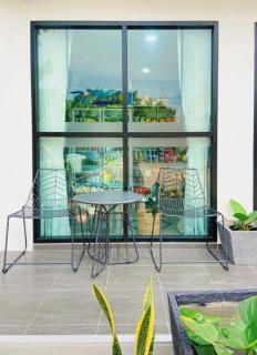 The Hub Hotel Surin - 9